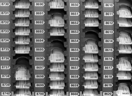 Essen, DEU, 17.11.85 - Stamp cards of the workers at the Zollverein coking plant, shift group on