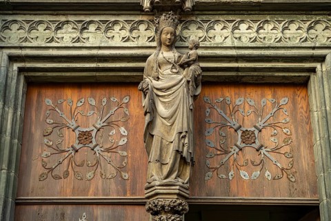 Statue of Mary on the south portal of the church of St. Maria zur Wiese or Wiesenkirche in Soest,