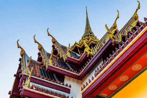 Wat Yannawa, Buddhist temple, overlapping roofs with curved chofas and Chedi temple tower, Bangkok,