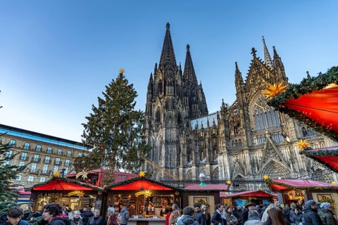 Christmas market at Cologne Cathedral in Cologne, North Rhine-Westphalia, Germany