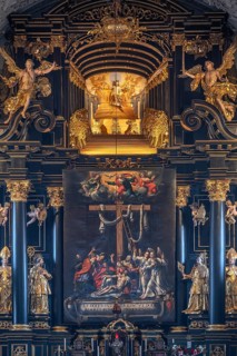 High altar with Lenten cloth, painted by Paul Honecke in 1626, baroque collegiate church, built