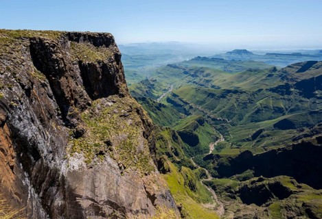 Tugela Falls, impressive mountains and cliffs of the Drakensberg Mountains, Sentinel Hiking Trail,