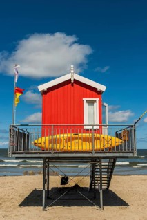 Hut for lifeguards, red, observation tower, rescue tower, beach, neutral, North Sea island,