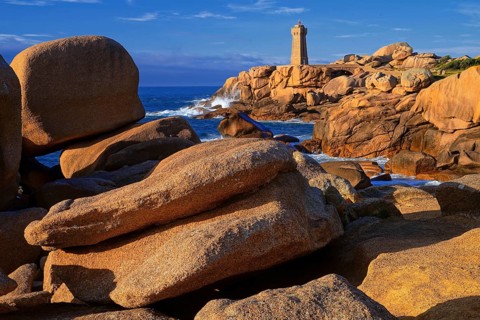 France, Brittany, Cot de Rose Granite, lighthouse in Ploumanac'h, France
