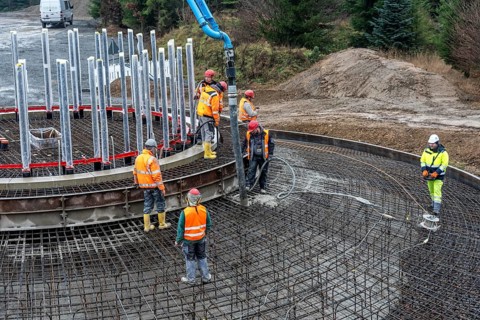Concreting, concreting the foundation of a wind turbine, more than 600 cubic meters of concrete