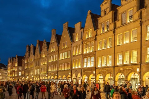Giebelhäuser am Prinzipalmarkt at dusk, Münster, North Rhine-Westphalia, Germany
