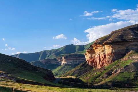 Mushroom Rock, grassland with sandstone cliffs and cliffs, landscape in Golden Gate Highlands