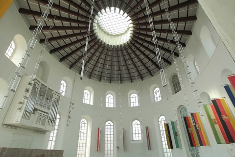 Ceiling of the plenary hall with national flags and organ, interior view, Paulskirche, Paulsplatz,