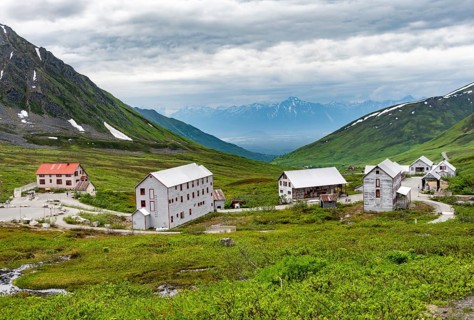 Building of the former Gold Mine Independence Mine in mountainous landscape, Independence Mine