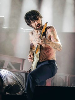 Singer Simon Neil from Biffy Clyro live on Futique Tour 2026 in Berlin's Max-Schmeling-Halle on 16