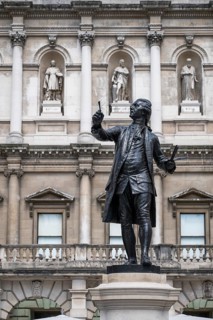 Statue of Sir Joshua Reynolds in the courtyard of the Royal Academy of Arts, Art Gallery and Art