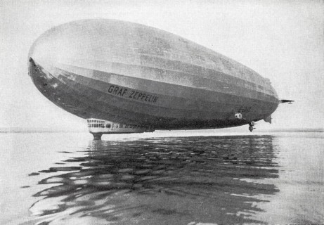 Zeppelin Wasserung auf dem Lake Constance, 1934, Germany, illustration, reproduction from a model