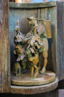 Guild fountain by the sculptor Bonifatius Stirnberg from 1983, guilds, guilds, craftsmen, cast