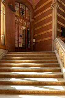 Interior view of the hall and corridors in the main building in the Hospital de la Santa Creu i
