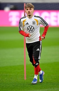 Lennart Karl GER (25) Action football, training German national team, national team, MHPArena, MHP