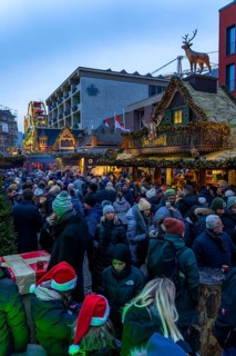 Christmas market at the Alter Markt in the old town of Cologne, Sunday shopping in Cologne city