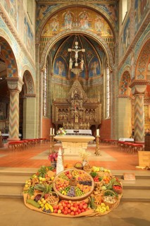 Colourful decoration for Thanksgiving with fruit, fruit and vegetable presentation, decoration,