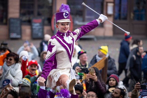 The Frankfurt Shrove Tuesday Parade moves across the Römerberg in Frankfurt am Main, Römerberg,