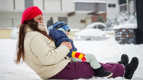 In Gaziantep, Turkey, on December 31, 2025, children and families enjoy winter activities as they