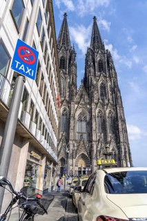 Domplatte, Cologne Cathedral, Taxi Stand, Cologne North Rhine-Westphalia, Germany