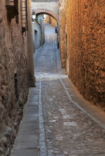Narrow cobbled streets in medieval old town, Caceres, Extremadura, Spain