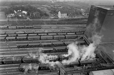 Essen, DEU, 17.11.85 - Zollverein coking plant. The coking plant was discontinued in 1993. Together