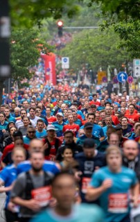 The Essen company run, traditional run, 5 KM running course through the Rüttenscheid district, with