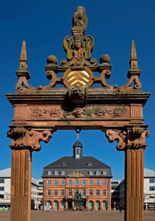 Neustadt Town Hall with the Brothers Grimm National Monument seen through the market fountain,
