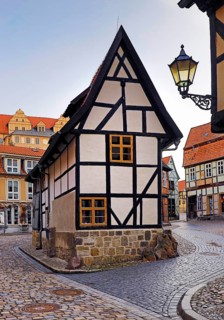 Half-timbered houses in Finkenherd with Schlossberg, alley in the old town centre of the World