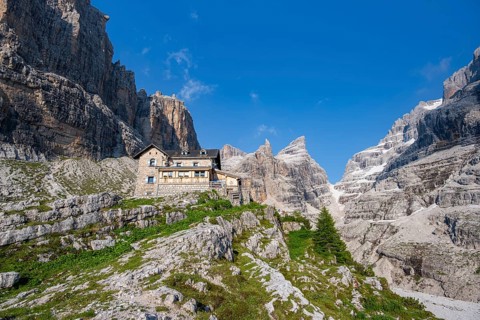 Alpine Club Hut, Refugio Francis Fox Tuckett, mountain peaks of the Brenta Mountains,