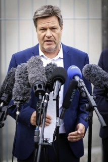 Robert Habeck, Bundesminister fuer Wirtschaft und Klimaschutz und Vizekanzler, aufgenommen bei