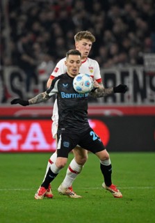 Duel, action Finn Jeltsch VfB Stuttgart (29) against Alejandro Grimaldo Bayer 04 Leverkusen (20)