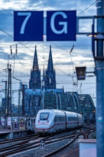 Cologne Trade Fair Centre/Deutz, Platform, Cologne Cathedral, ICE, Cologne, North Rhine-Westphalia,