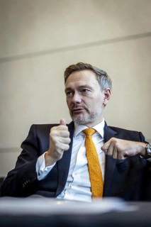 Christian Lindner (FDP), Bundesminister der Finanzen, aufgenommen waehrend eines Interviews im