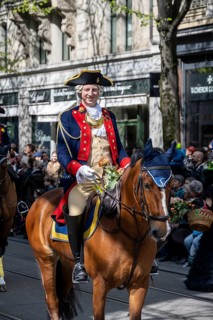 Zunft zur Meisen, parade of historically costumed guild members, Sechseläuten or Sächsilüüte,