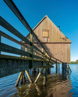 The stilt house in the house pond, Plothener Teichlandschaft, Plothener Teichgebiet, Naturpark