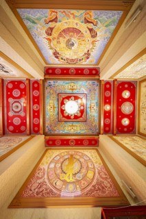 Frog's-eye view: Art gallery with an exhibition of non-traditional artworks, most of which follow