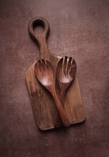 Wooden spoon, with cloves, for salad, two pieces, natural wood, with cutting board, food