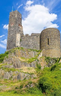 View from the west with basalt columns and seven-pointed tower, Stolpen Castle, Saxony, Germany