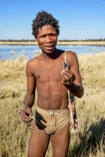 Bushman of the Ju/' Hoansi-San on the hunt, village //Xa/oba, near Tsumkwe, Otjozondjupa region,
