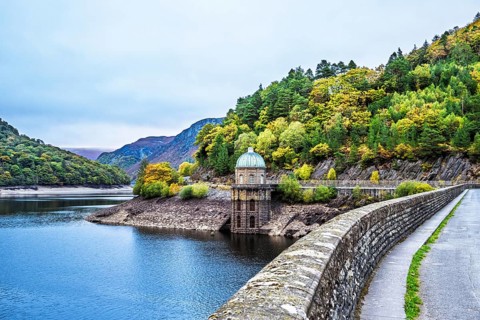 Autumn colors over Garreg Ddu Dam, Elan Valley, Caban-Coch Reservoir, Rhayader, Wales, UK