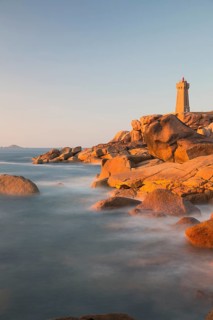 Lighthouse Mean Ruz at Ploumanac'h, Côtes d'Armor in the last evening light