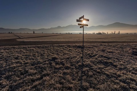Signpost, signpost, hoarfrost, sun, backlight, mountain landscape, winter, Loisach-Lake Kochel
