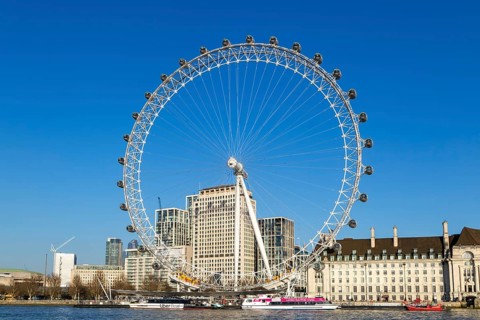 The London Eye ferris wheel, the Millennium Wheel, South Bank, River Thames, London, England, UK