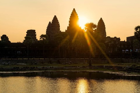 Angkor Wat, sunrise, Angkor, UNESCO World Heritage Site, Siem Reap, Cambodia, Indochina, Southeast