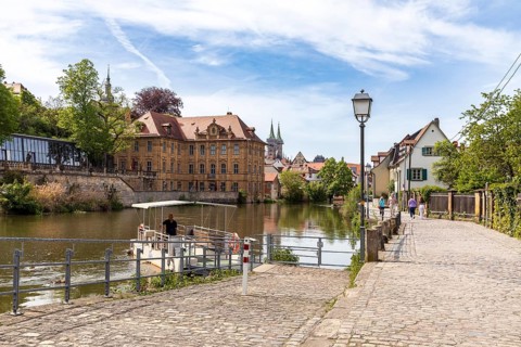 Don Bosco ferry at Mühlwörth on the Regnitz, with International House of Artists Villa Concordia,