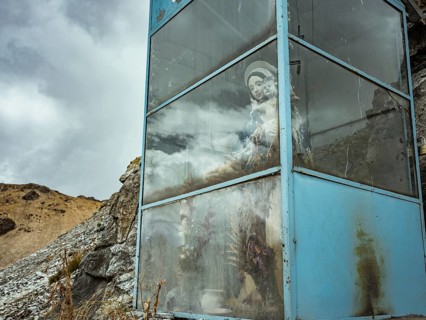 Statue of the Virgin Mary at the top of the pass con Ticlio at 4818 metres, Alto de Ticlio, Abra de