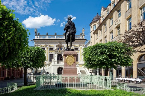 Baroque Old Trade Exchange, bronze statue of Goethe by Carl Seffner, depicting Johann Wolfgang von