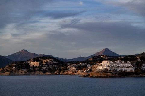 View of Hotel Sentido Punta del Mar, Santa Ponça, Calvià, evening mood, Majorca, Balearic Islands,