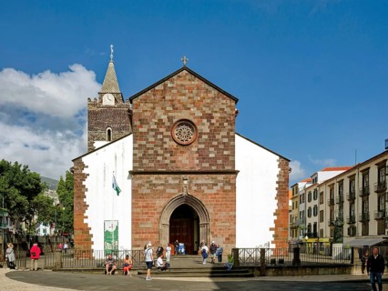 Late Gothic church, Cathedral Sé Catedral de Nossa Senhora da Assunção, Old Town, Funchal, Madeira,
